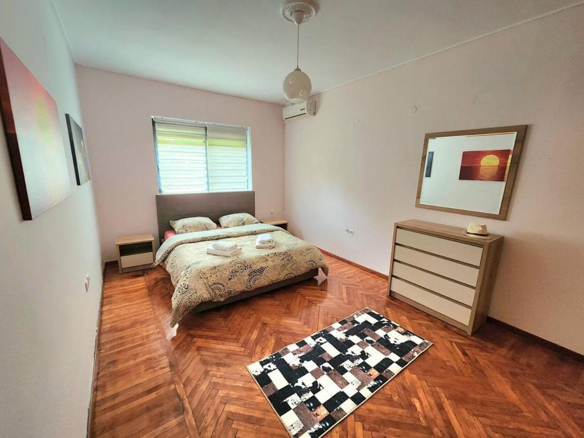 Turqoise Flat In City Center With 24H Self Check In Tirana Exterior photo