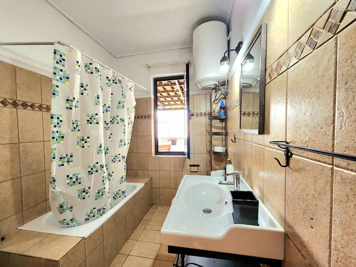 Turqoise Flat In City Center With 24H Self Check In Tirana Exterior photo